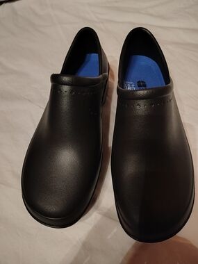 NIB / NWOT Shoes for Crews Black Slip-Resistant Work Clogs Size 9
